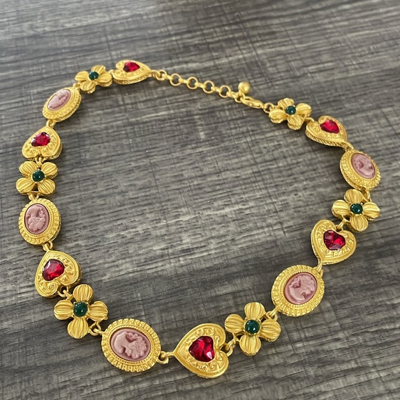 Ego UK Cameo Gold Dangle Earrings And Necklace - Picture 15 of 16